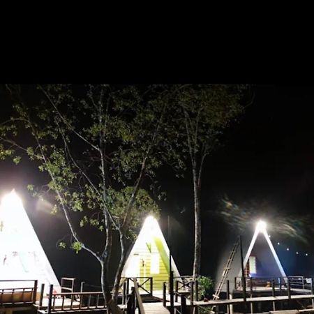 Sematan The Mangroveヴィラ エクステリア 写真